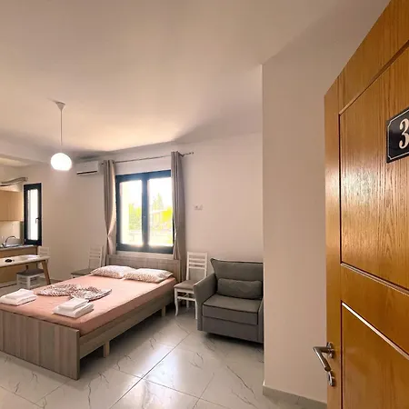 Escape Short Drive 3 Min To Center 5 Min To * Vlorë